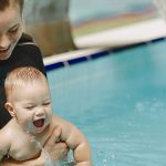 Učenje plavanja novorojenčkov