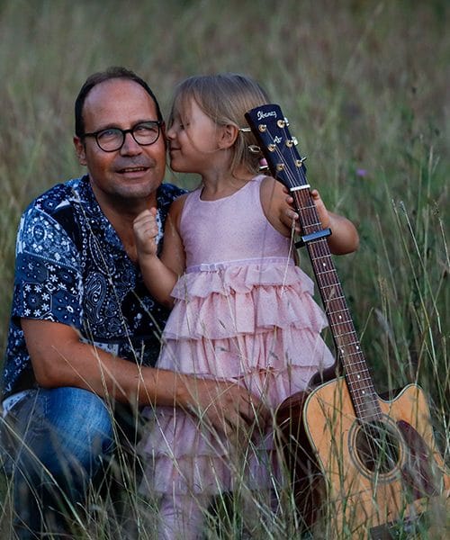 Aleksander Novak skladbo Najdi svojo Ameriko posvetil hčerki