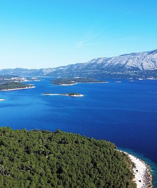 Pelješki kanal – med Korčulo in Pelješcem