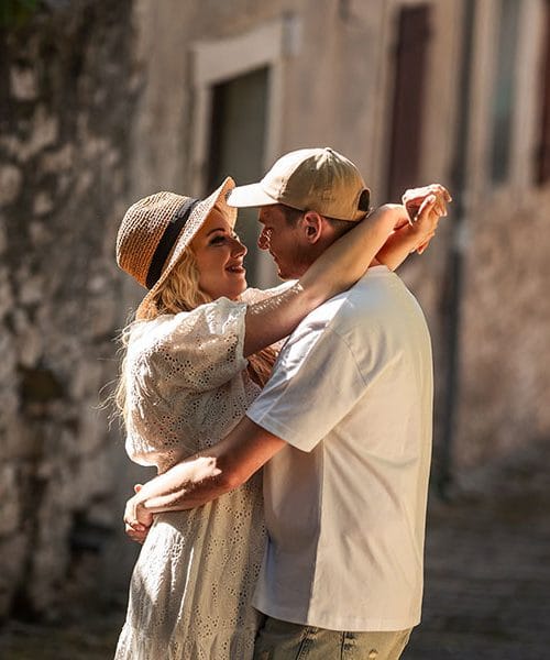 Uroš in Tjaša predstavljata spot za skladbo Letela