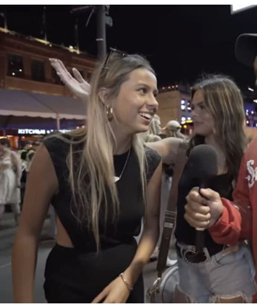 Kako je “hawk tuah” dekle očetu povedala, zakaj je tako slavna?