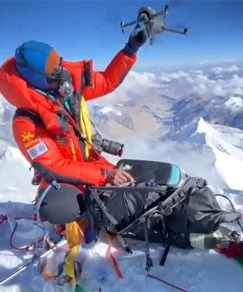 Z dronom na vrhu Mount Everesta
