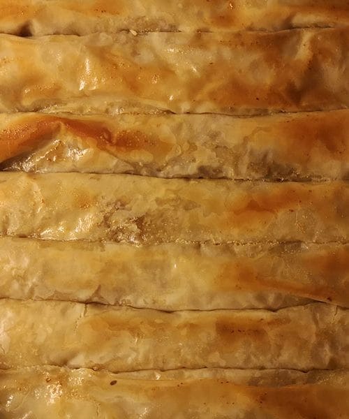 Jabolčni zavitek (štrudl, recept), kot ga delajo naše babice