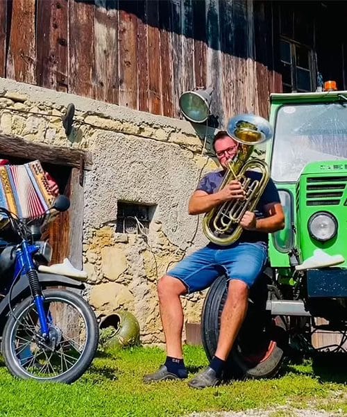 Jazbeci – himna za vse jazbečarje in jazbečarke (besedilo, tekst)