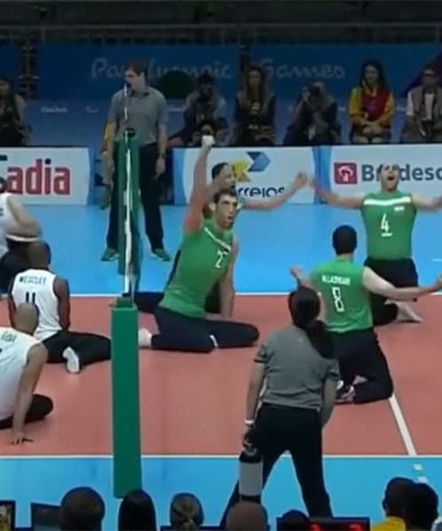 Spoznajte 246 cm velikega igralca sedeče odbojke