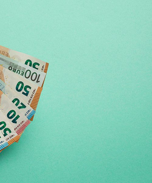 Kako v šestih mesecih prihraniti 500 evrov brez odpovedovanja?