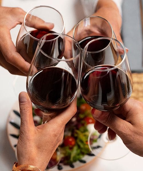 Koliko vina si lahko privoščimo danes? Številke, ki razkrivajo resnico o kozarcu užitka