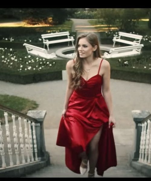 Vse za njo (besedilo)