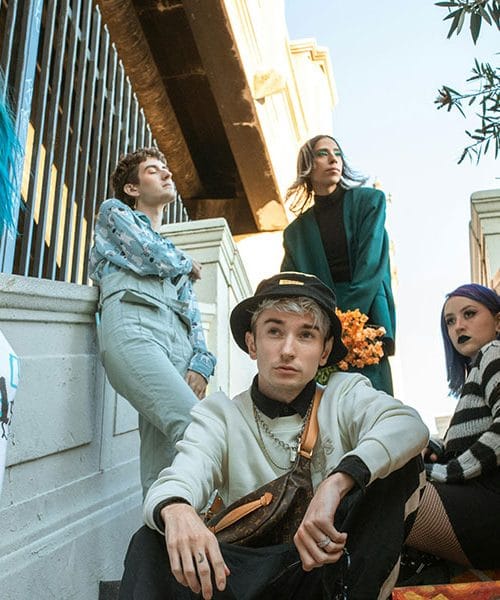 “Oče me vozi v službo, čeprav imam 27 let”… Generacija Z