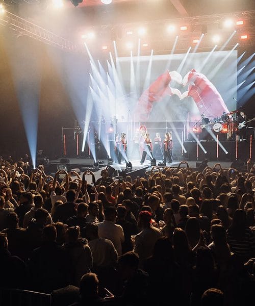 Ines Erbus napolnila Hala Tivoli ob 10. obletnici kariere