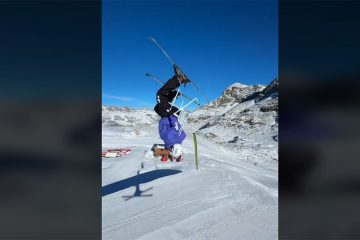 Ste že videli smučarja s kamping stolčkom?