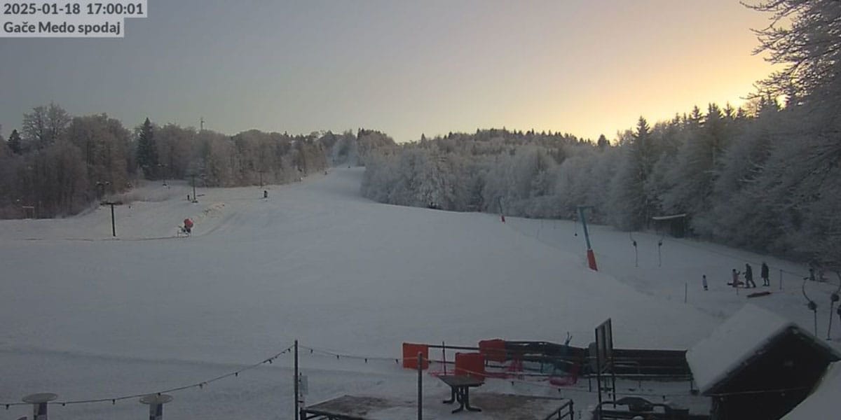 Gače, spletna kamera