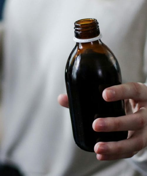 Suh kašelj in domača lekarna: Najboljše naravne rešitve iz babičine kuhinje