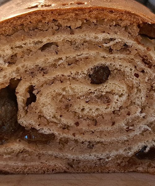 Ena sestavina v potici že leta deli Slovence – jo imate radi ali ne?