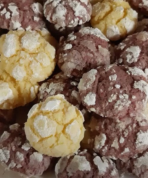 Čokoladni razpokančki s skuto so piškoti, ki presenetijo vsako leto