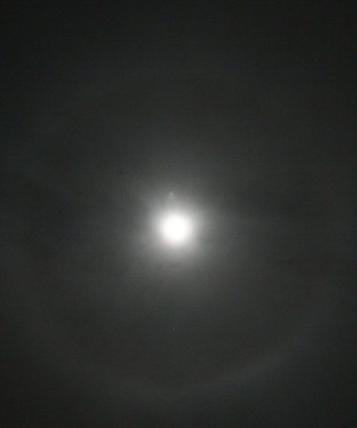 Kako in zakaj nastane Lunin halo?