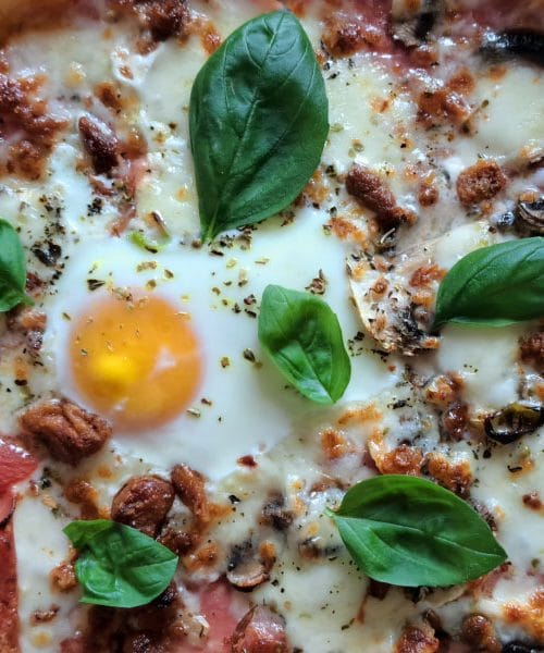 Napolitanska pica v domači pečici – recept, nasveti in ideje za najboljšo pizzo