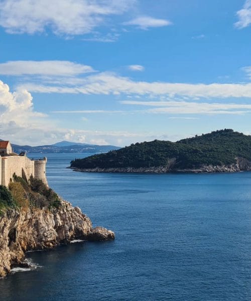 Skrivnostni otok benediktincev in habsburških nadvojvod pred vrati Dubrovnika