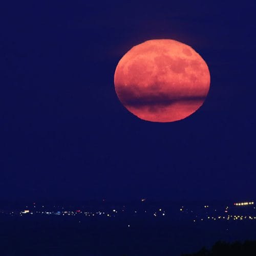Polna luna avgust 2026: ob ščipu nas čaka tudi delni Lunin mrk