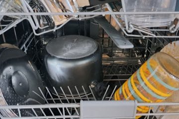 Zgornja košara pomivalnega stroja se premakne – in večina tega sploh ne ve