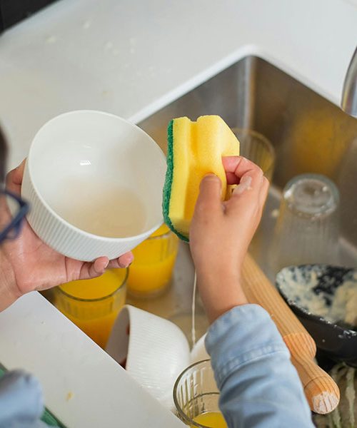 Triki za lažje pomivanje posode