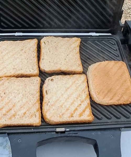 Toast – fenomen, ki osvaja praznične mize