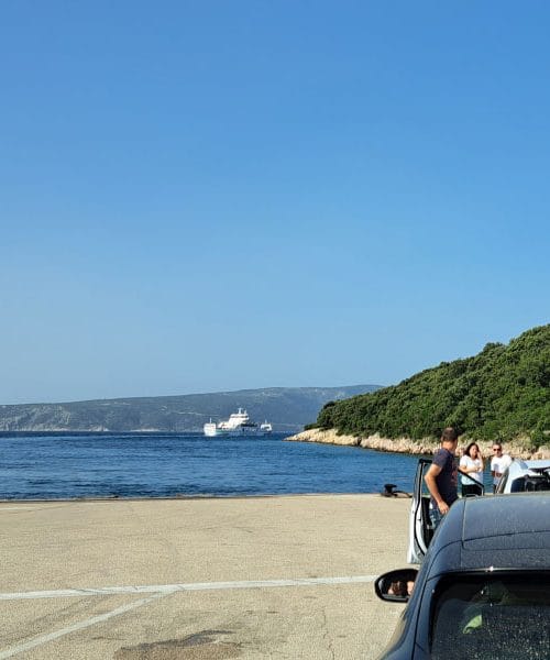 Trajektno pristanišče Valbiska na otoku Krku