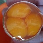 Trije rumenjaki v enem jajcu