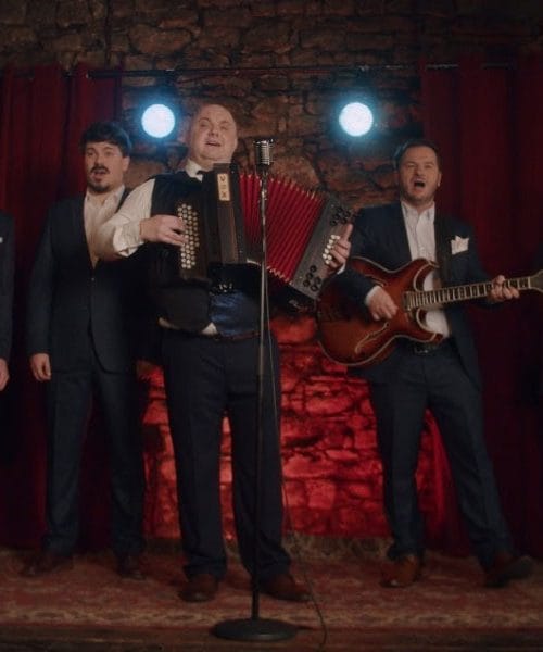 Modrijani predstavljajo nov valček Kakor vila iz pravljice