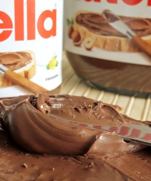 Zakaj je črka “N” v logotipu priljubljenega namaza črna, medtem ko je ostalo rdeče?