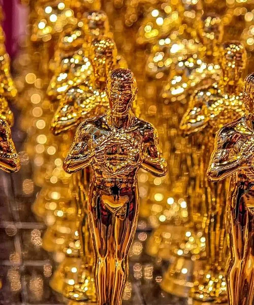 Vsi dobitniki Oskarjev 2025: Celoten pregled zmagovalcev prestižnih nagrad