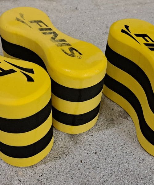 Kako vam lahko plovček med nogami pomaga pri plavanju in učenju plavanja