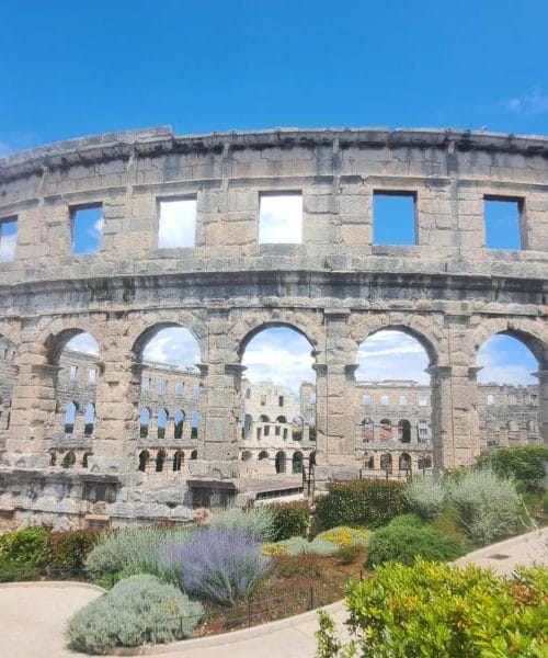 Skrivnosti amfiteatra v Puli – Arena Pula in vse, kar morate vedeti