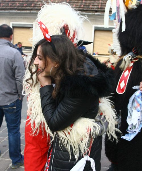 Pustni običaji in šege v Sloveniji