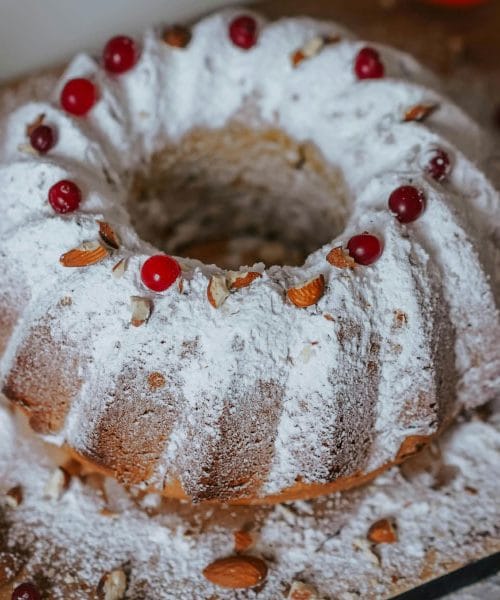Pustni šarkelj – preprost recept za rahlo in mehko pecivo