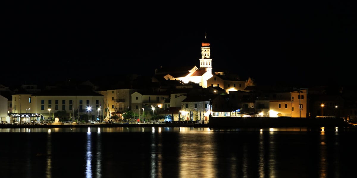 Cerkev v Betini na otoku Murter