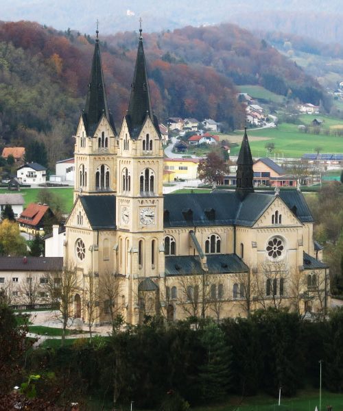 V Sloveniji imamo samo sedem bazilik – vsaka od njih ima svojo zgodbo