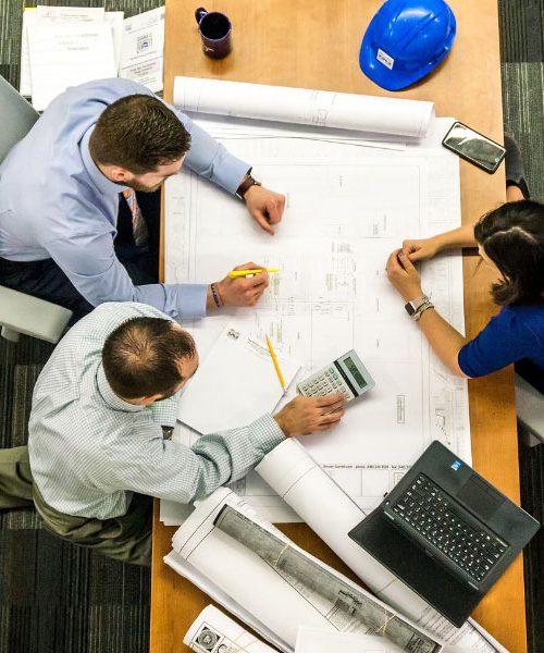 Najboljši voditelji ne vodijo s silo, ampak z besedo