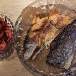 File postrvi s paradižnikovo omako iz cvrtnika na vroč zrak