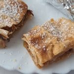 Dva kosa jabolčnega štrudla