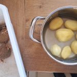 Kako narezati krompir, da bo najhitreje kuhan?