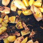 Lignji na ponvi s krompirjem