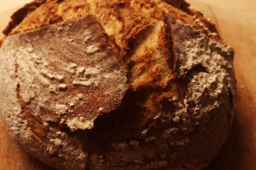 Italijanski kruh brez gnetenja – preprost recept za neverjetno skorjico in mehko sredico