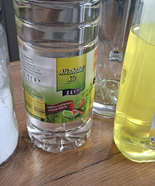 Kis proti plevelu: deluje ali ne?