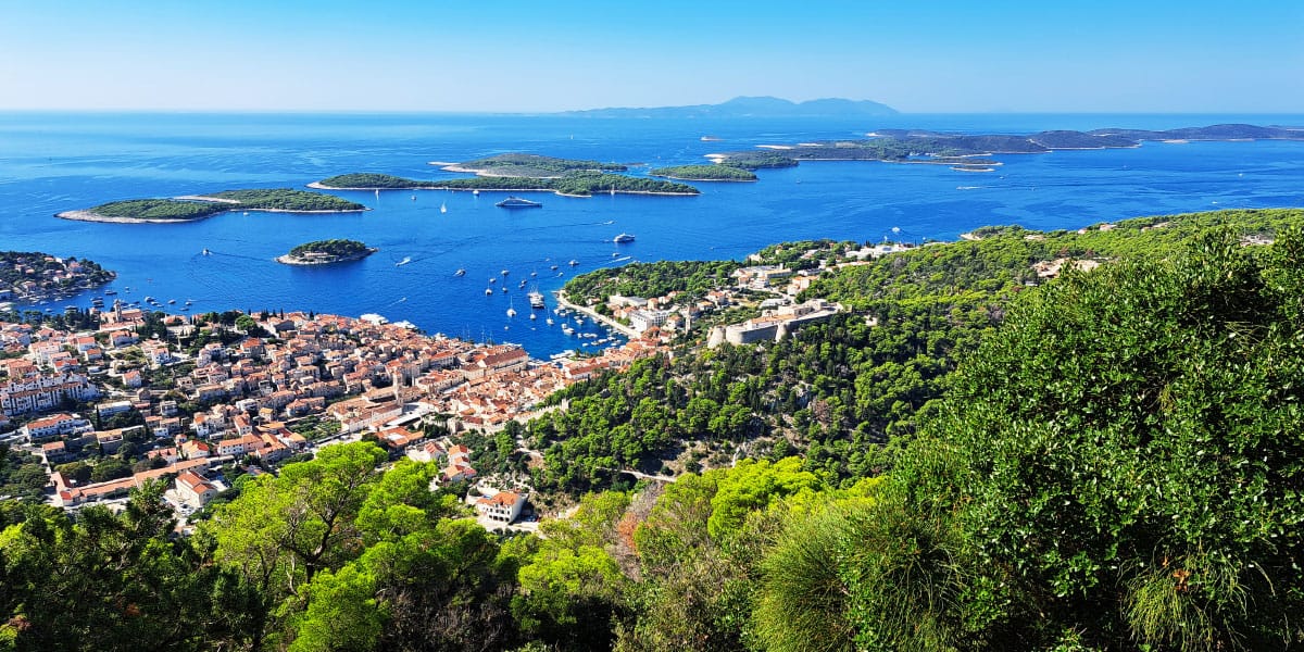 Peklenski otoki, Hvar