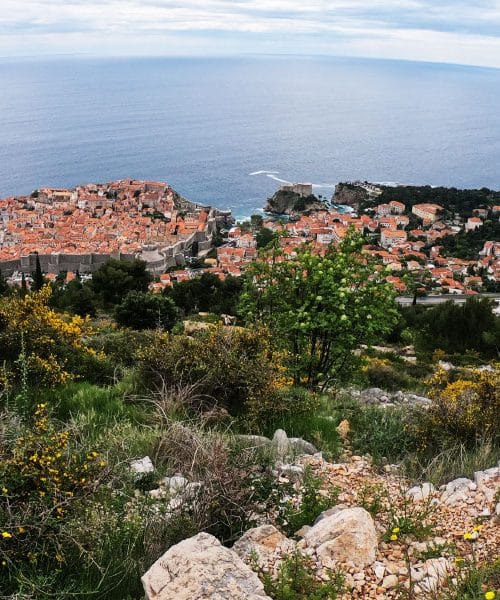 Ali ste vedeli, da lahko na hrib nad Dubrovnikom pridete tudi peš?
