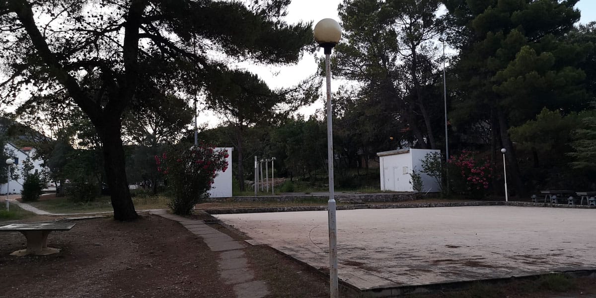 Plesišče v naselju Bučanje