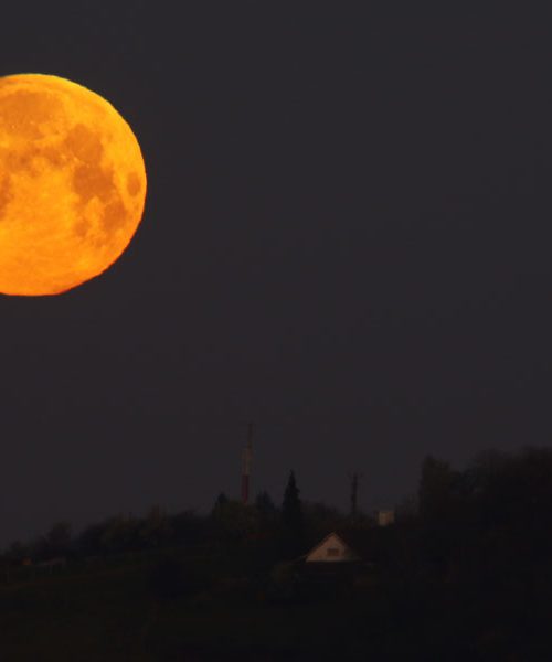 Retrogradni Merkur 2025 in spet je tisti čas v letu: Kaj pomeni in kako vpliva na vaše življenje?
