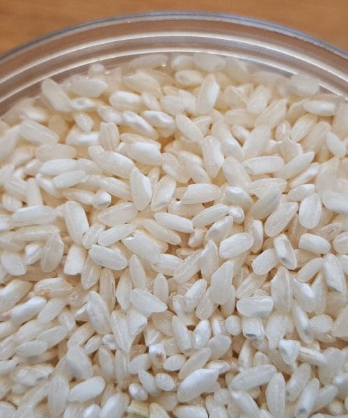 Je riževa voda res prava rešitev za močnejše rastline?