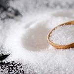 Dodajanje soli v vodo